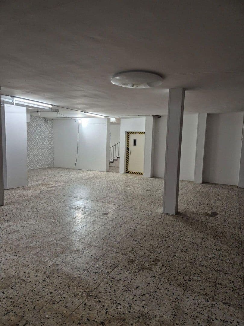 Pronájem nebytového prostoru 800 m², Gertherstr. 8-10, Bochum Gerthe, Severní Porýní-Vestfálsko Pronájem nebytového prostoru 800 m², Gertherstr. 8-10, Bochum Gerthe, Severní Porýní-Vestfálsko