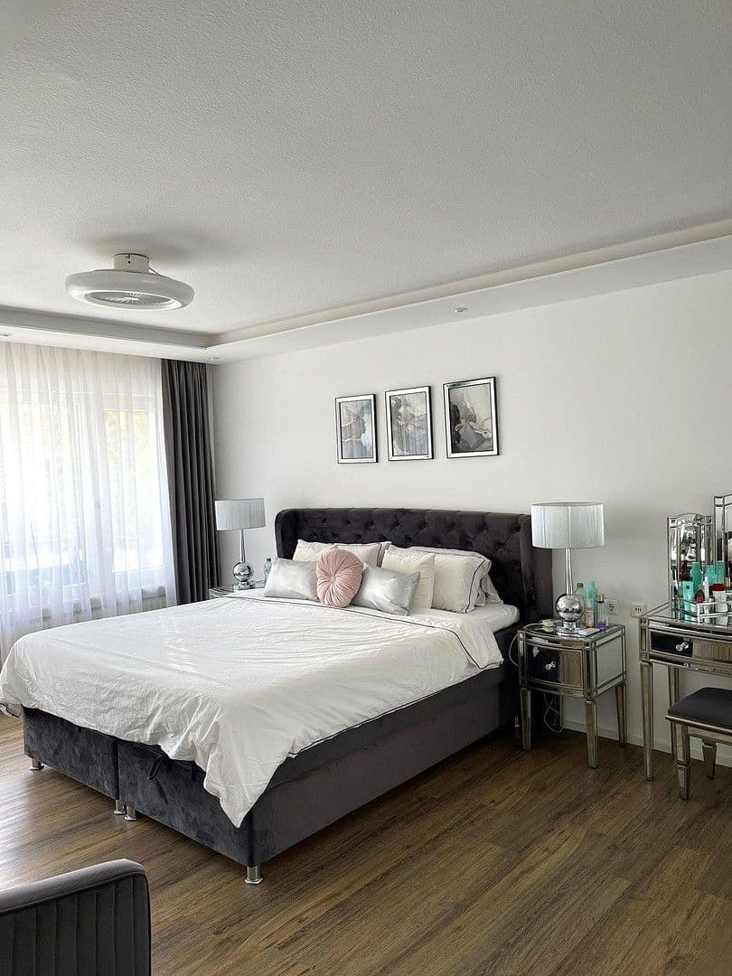 Prodej domu 189 m², pozemek 313 m², Schweinfurt, Bavorsko Prodej domu 189 m², pozemek 313 m², Schweinfurt, Bavorsko