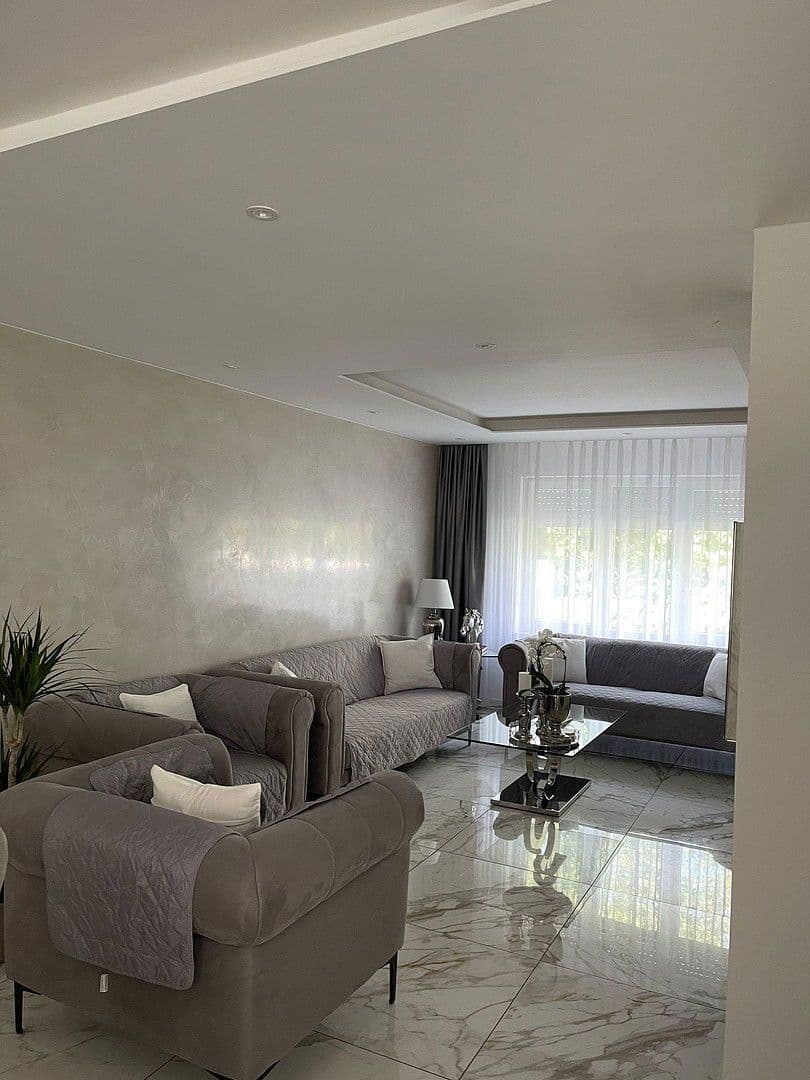 Prodej domu 189 m², pozemek 313 m², Schweinfurt, Bavorsko Prodej domu 189 m², pozemek 313 m², Schweinfurt, Bavorsko