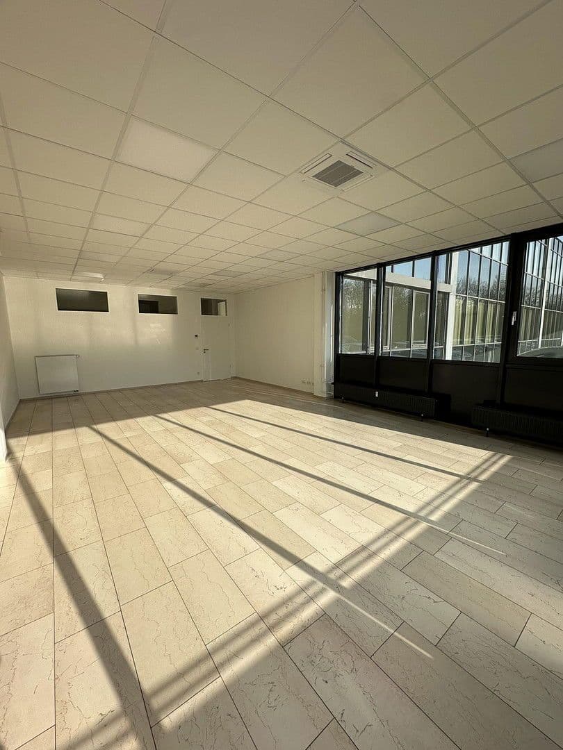 Pronájem kanceláře 162 m², Karl-Schurz-Straße, Paderborn, Severní Porýní-Vestfálsko Pronájem kanceláře 162 m², Karl-Schurz-Straße, Paderborn, Severní Porýní-Vestfálsko