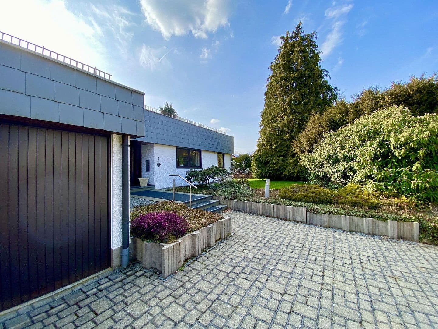 Prodej domu 230 m², pozemek 1.806 m², Am Mühlbach 1, Leinzell, Bádensko-Württembersko Prodej domu 230 m², pozemek 1.806 m², Am Mühlbach 1, Leinzell, Bádensko-Württembersko