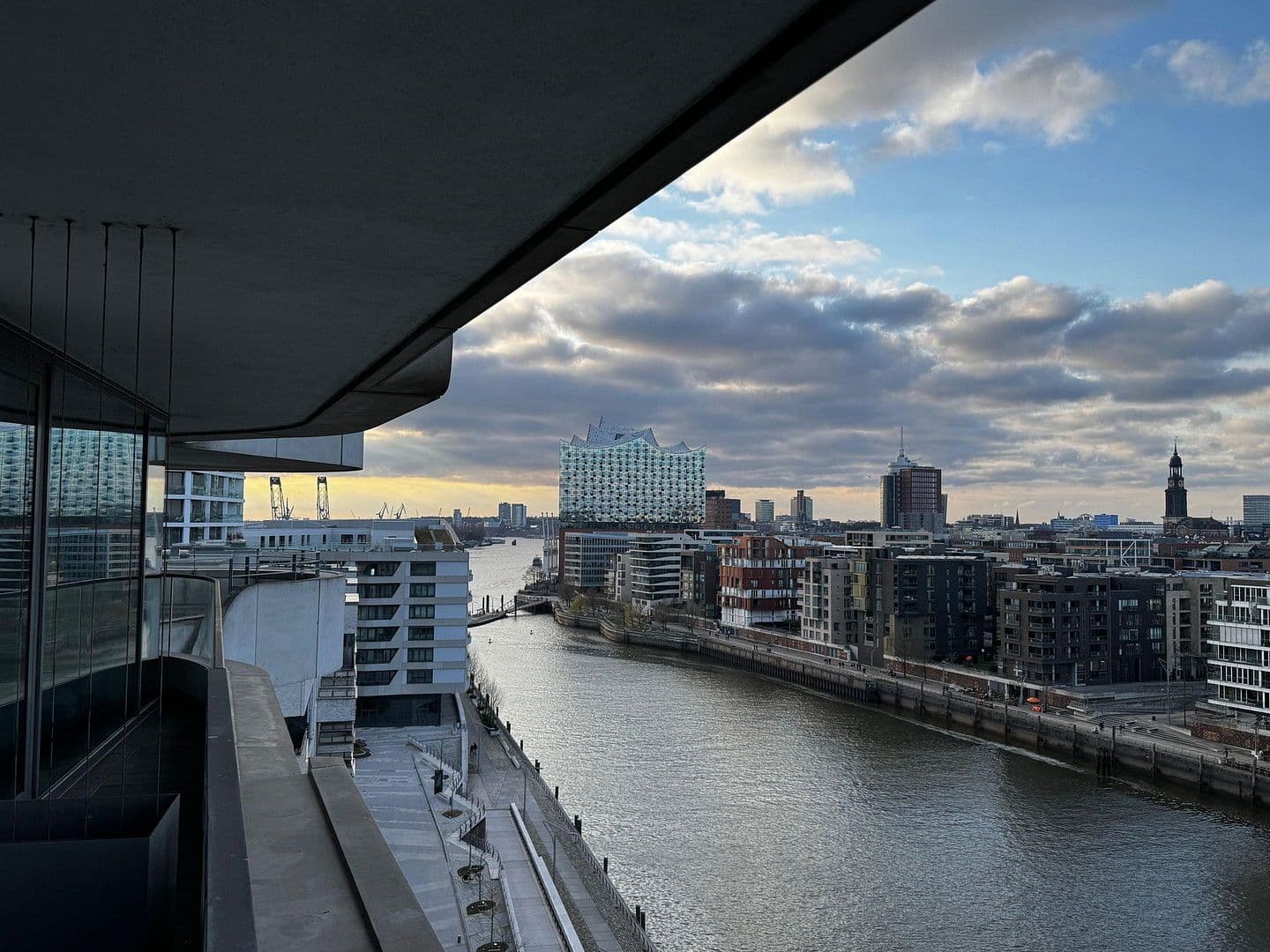 Pronájem bytu 2+1 134 m², Am Strandkai 3, Hamburg, Hamburg Pronájem bytu 2+1 134 m², Am Strandkai 3, Hamburg, Hamburg