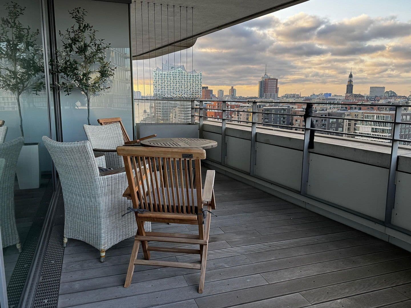 Pronájem bytu 2+1 134 m², Am Strandkai 3, Hamburg, Hamburg Pronájem bytu 2+1 134 m², Am Strandkai 3, Hamburg, Hamburg