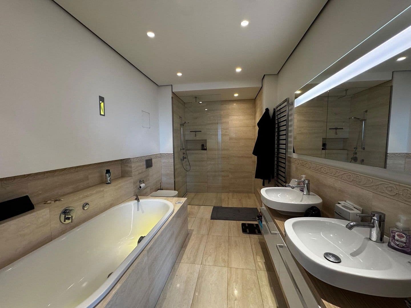 Pronájem bytu 2+1 134 m², Am Strandkai 3, Hamburg, Hamburg Pronájem bytu 2+1 134 m², Am Strandkai 3, Hamburg, Hamburg