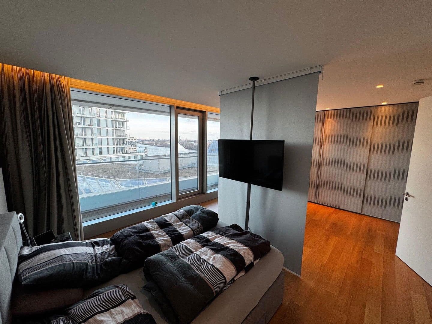 Pronájem bytu 2+1 134 m², Am Strandkai 3, Hamburg, Hamburg Pronájem bytu 2+1 134 m², Am Strandkai 3, Hamburg, Hamburg