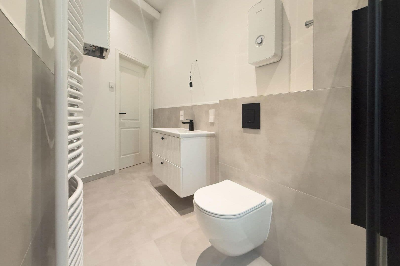 Prodej bytu 4+1 91 m², Berlin, Berlín Prodej bytu 4+1 91 m², Berlin, Berlín