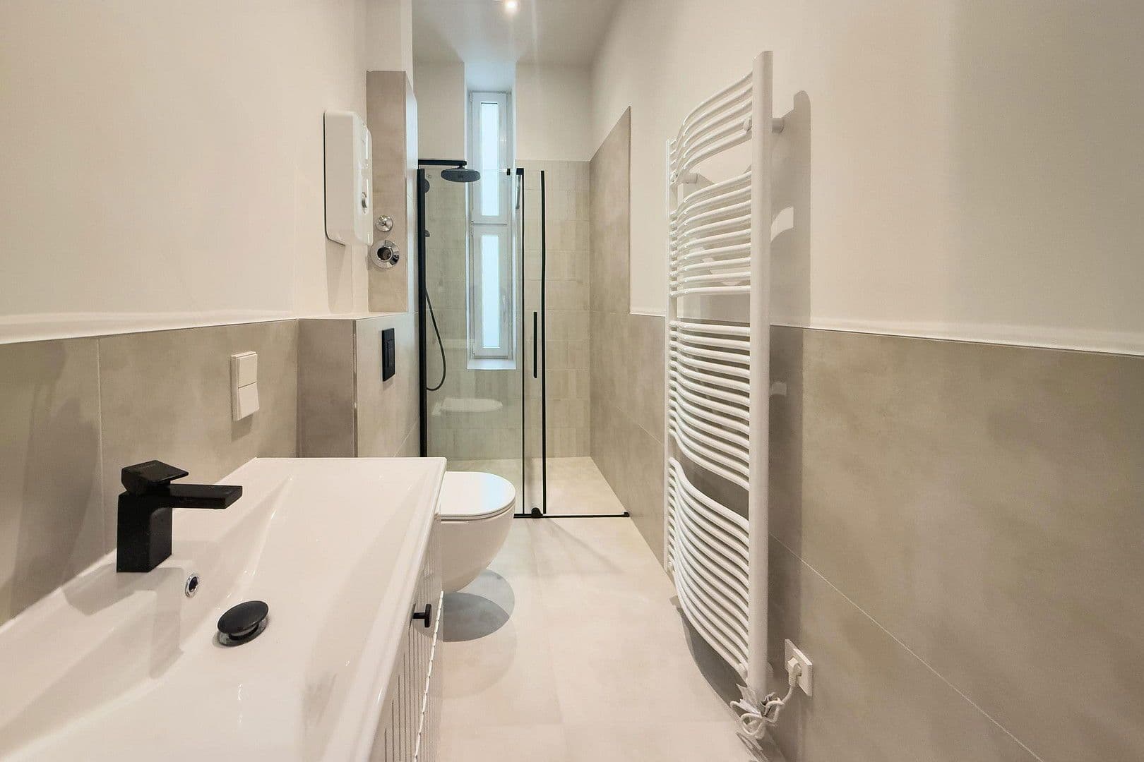 Prodej bytu 4+1 91 m², Berlin, Berlín Prodej bytu 4+1 91 m², Berlin, Berlín