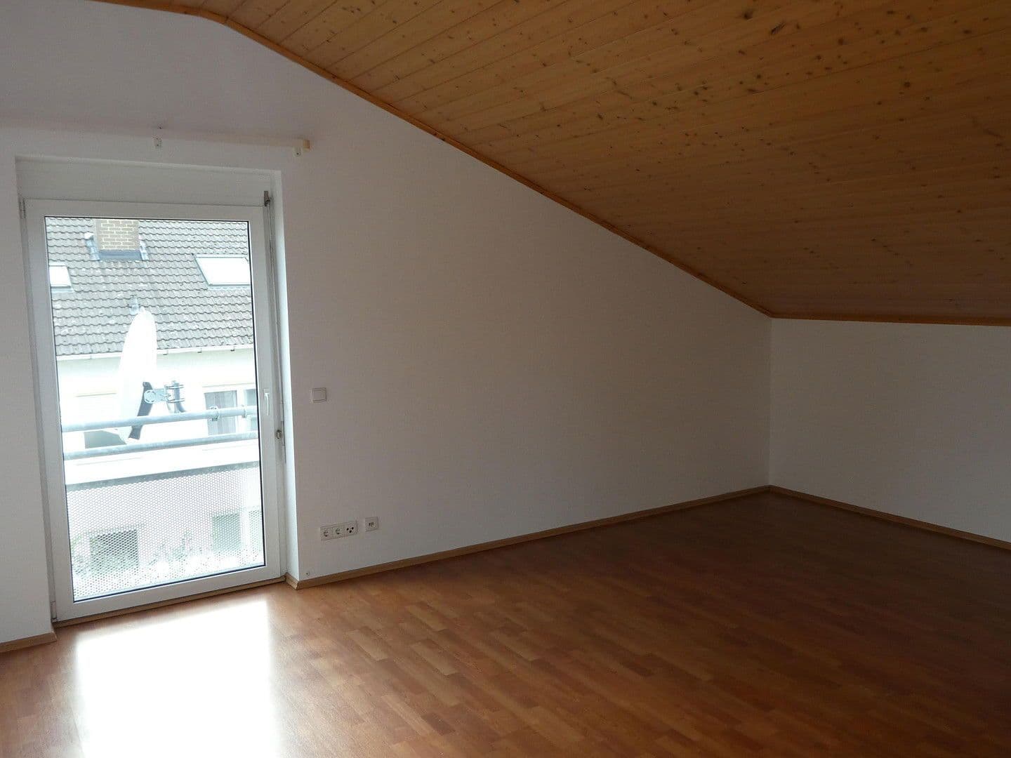 Pronájem domu 190 m², pozemek 300 m², Lerchenstrasse 2, Rodenbach, Porýní-Falc Pronájem domu 190 m², pozemek 300 m², Lerchenstrasse 2, Rodenbach, Porýní-Falc