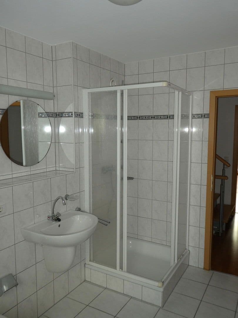 Pronájem domu 190 m², pozemek 300 m², Lerchenstrasse 2, Rodenbach, Porýní-Falc Pronájem domu 190 m², pozemek 300 m², Lerchenstrasse 2, Rodenbach, Porýní-Falc