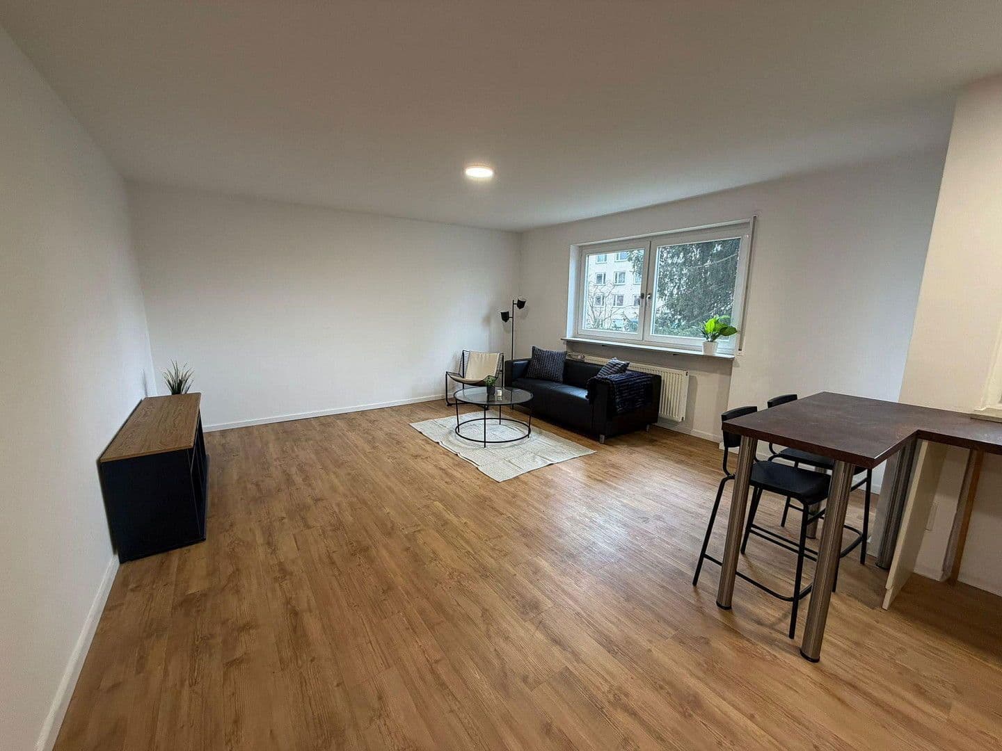 Pronájem bytu 2+1 54 m², Ernst-Heikel-Weg 23, Nürnberg, Bavorsko Pronájem bytu 2+1 54 m², Ernst-Heikel-Weg 23, Nürnberg, Bavorsko