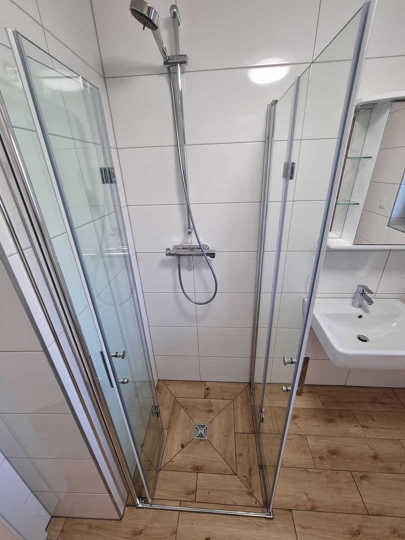 Prodej domu 99 m², pozemek 306 m², Eisenbahnstraße 4a, Steinwenden, Porýní-Falc Prodej domu 99 m², pozemek 306 m², Eisenbahnstraße 4a, Steinwenden, Porýní-Falc