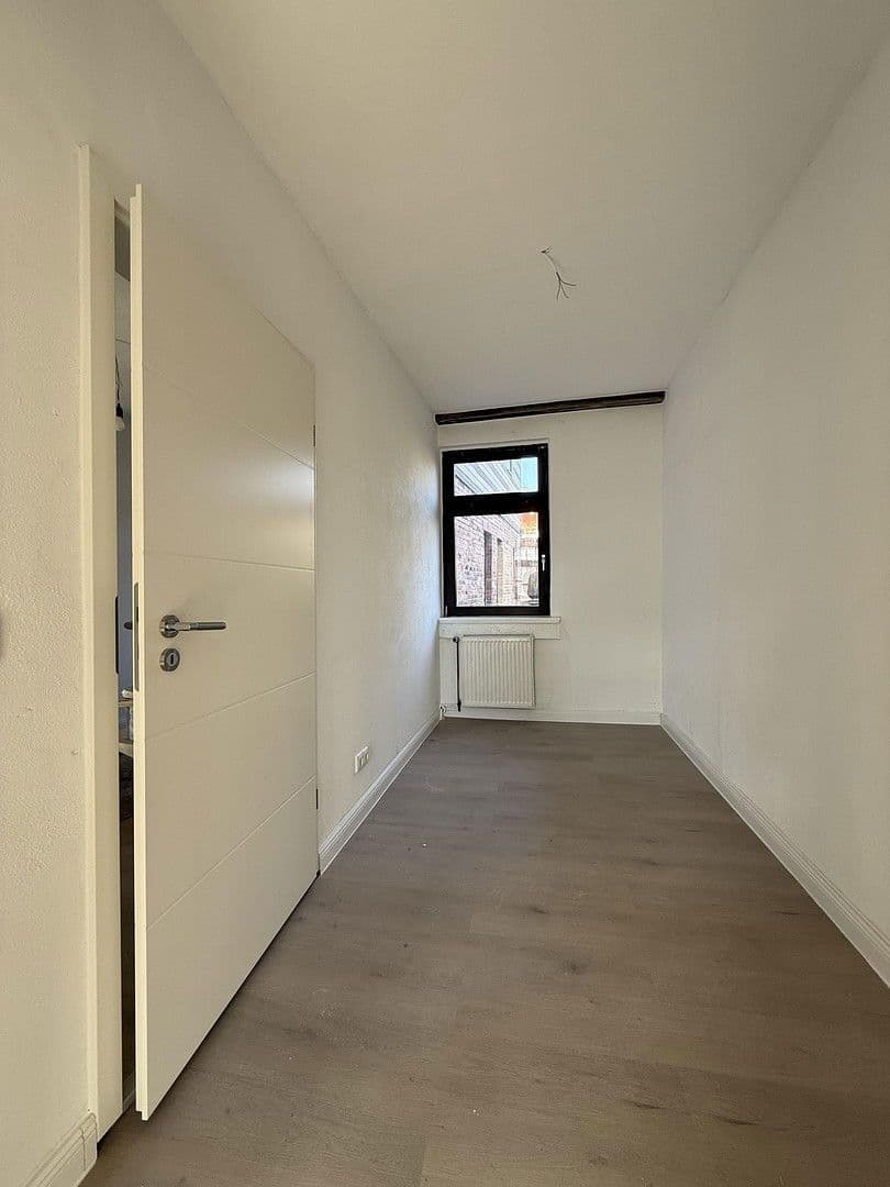 Pronájem bytu 4+1 90 m², Heidenberg 89, Apolda, Durynsko Pronájem bytu 4+1 90 m², Heidenberg 89, Apolda, Durynsko