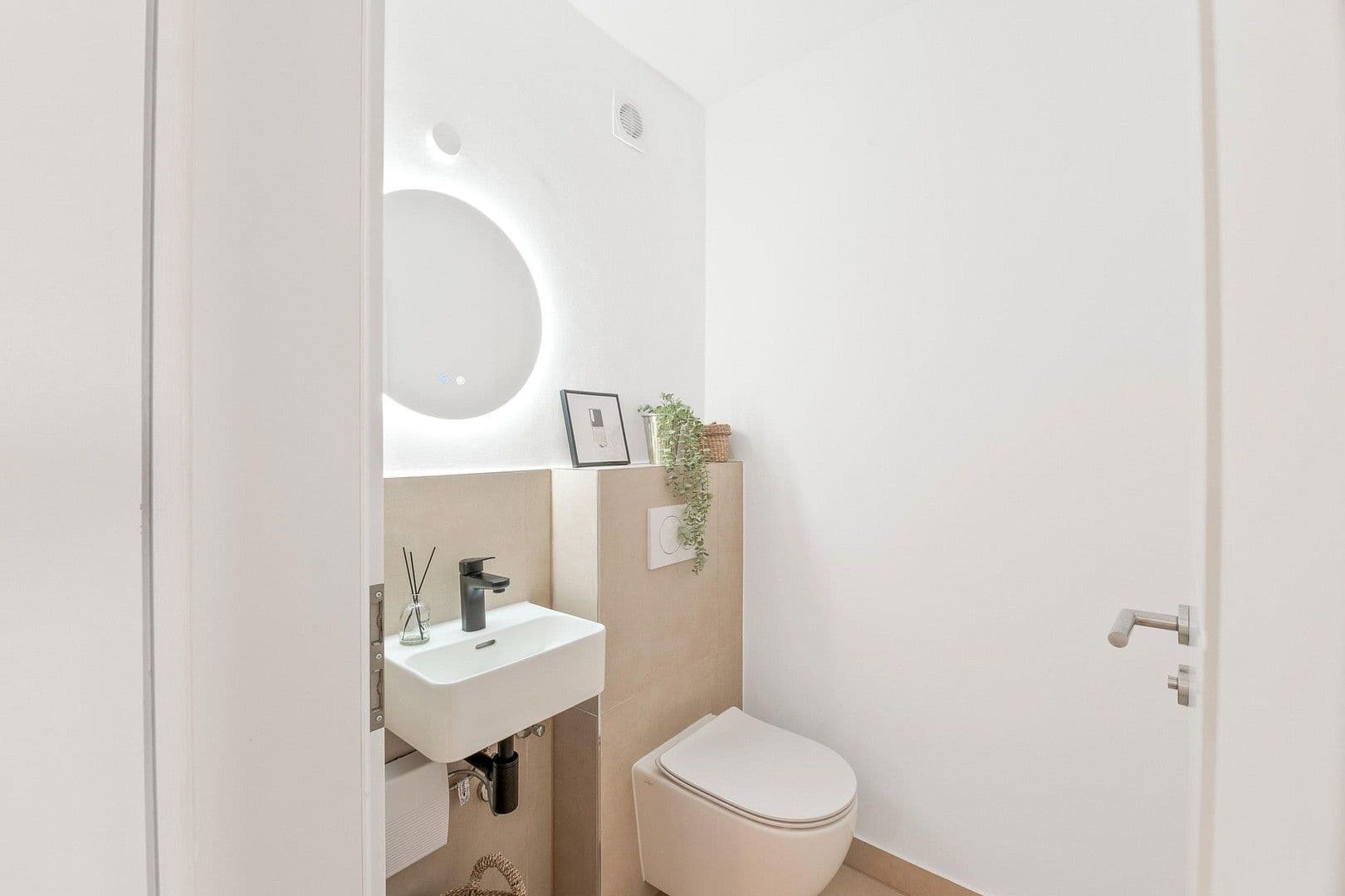 Prodej bytu 3+1 82 m², Kornwestheimer Straße 215, Korntal-Münchingen, Bádensko-Württembersko Prodej bytu 3+1 82 m², Kornwestheimer Straße 215, Korntal-Münchingen, Bádensko-Württembersko