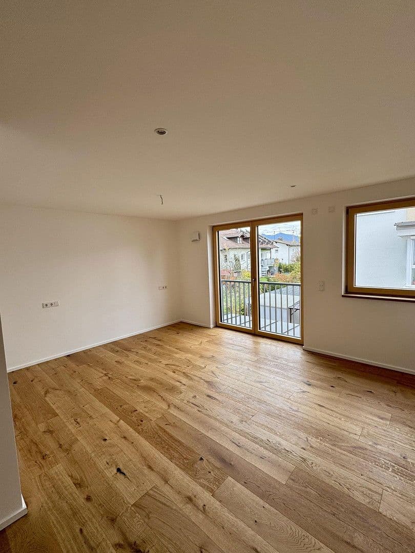 Pronájem bytu 5+1 135 m², Happinger Straße 66, Rosenheim, Bavorsko Pronájem bytu 5+1 135 m², Happinger Straße 66, Rosenheim, Bavorsko