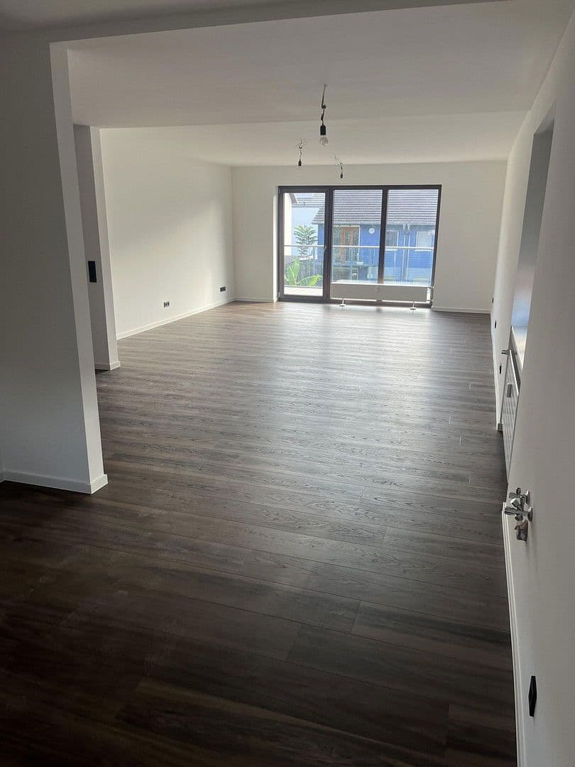 Pronájem bytu 3+1 115 m², Bibliser Strasse 10, Mannheim, Bádensko-Württembersko Pronájem bytu 3+1 115 m², Bibliser Strasse 10, Mannheim, Bádensko-Württembersko