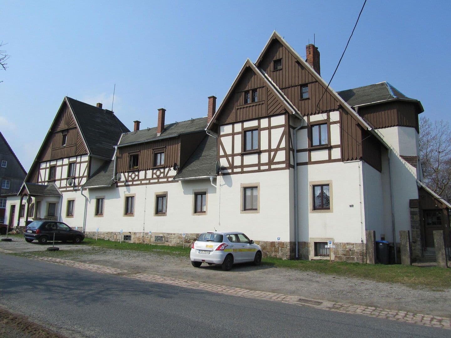 Prodej domu 341 m², pozemek 4.580 m², Rosenthal-Bielatal, Sasko Prodej domu 341 m², pozemek 4.580 m², Rosenthal-Bielatal, Sasko