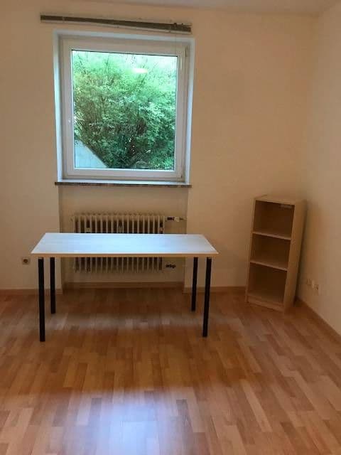 Pronájem bytu 1+1 15 m², Osterwaldstraße, München, Bavorsko Pronájem bytu 1+1 15 m², Osterwaldstraße, München, Bavorsko