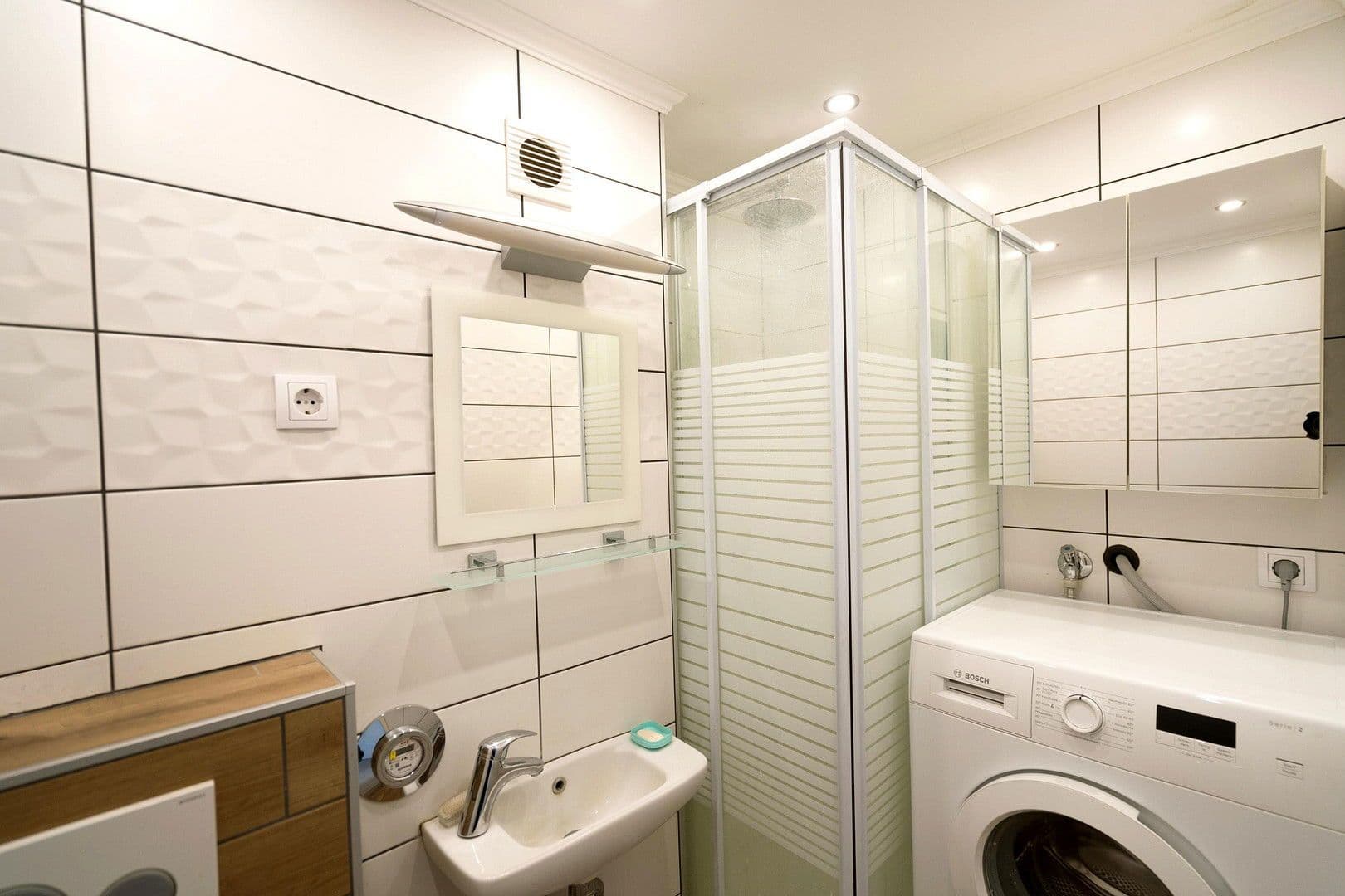 Prodej bytu 6+1 107 m², Carl-von-Linde-Str. 9, Unterschleißheim, Bavorsko Prodej bytu 6+1 107 m², Carl-von-Linde-Str. 9, Unterschleißheim, Bavorsko