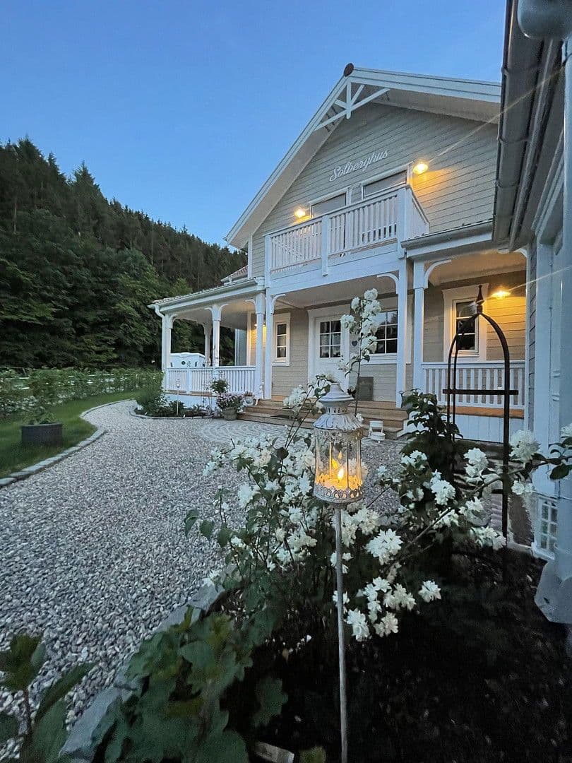 Prodej domu 171 m², pozemek 671 m², Dümpelfeld, Porýní-Falc Prodej domu 171 m², pozemek 671 m², Dümpelfeld, Porýní-Falc