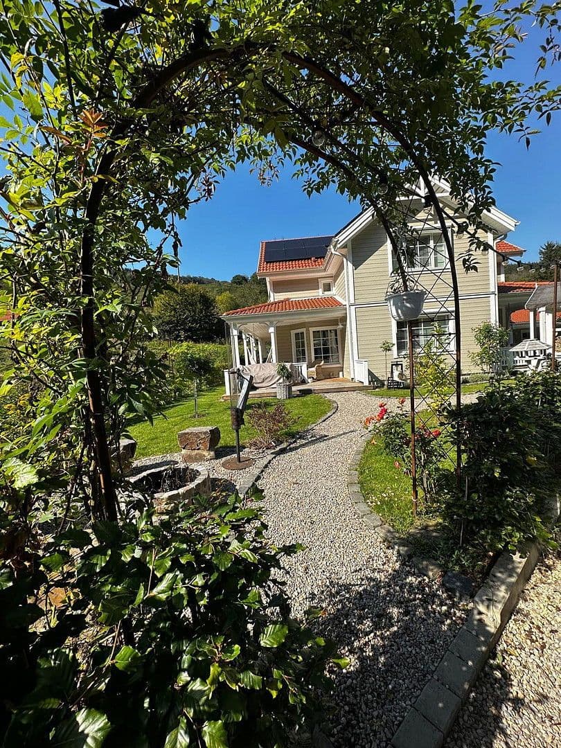 Prodej domu 171 m², pozemek 671 m², Dümpelfeld, Porýní-Falc Prodej domu 171 m², pozemek 671 m², Dümpelfeld, Porýní-Falc