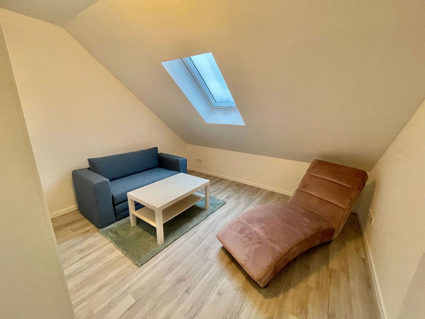 Pronájem domu 132 m², pozemek 280 m², Am Wiesengrunde 1a, Norderstedt, Šlesvicko-Holštýnsko Pronájem domu 132 m², pozemek 280 m², Am Wiesengrunde 1a, Norderstedt, Šlesvicko-Holštýnsko