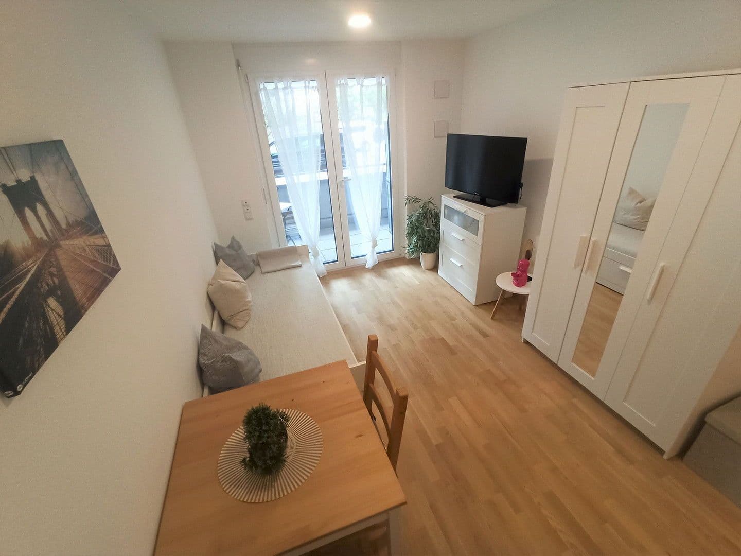 Pronájem bytu 1+1 21 m², Konrad-Peutinger-Straße 2a, München - Sendling-Westpark, Bavorsko Pronájem bytu 1+1 21 m², Konrad-Peutinger-Straße 2a, München - Sendling-Westpark, Bavorsko