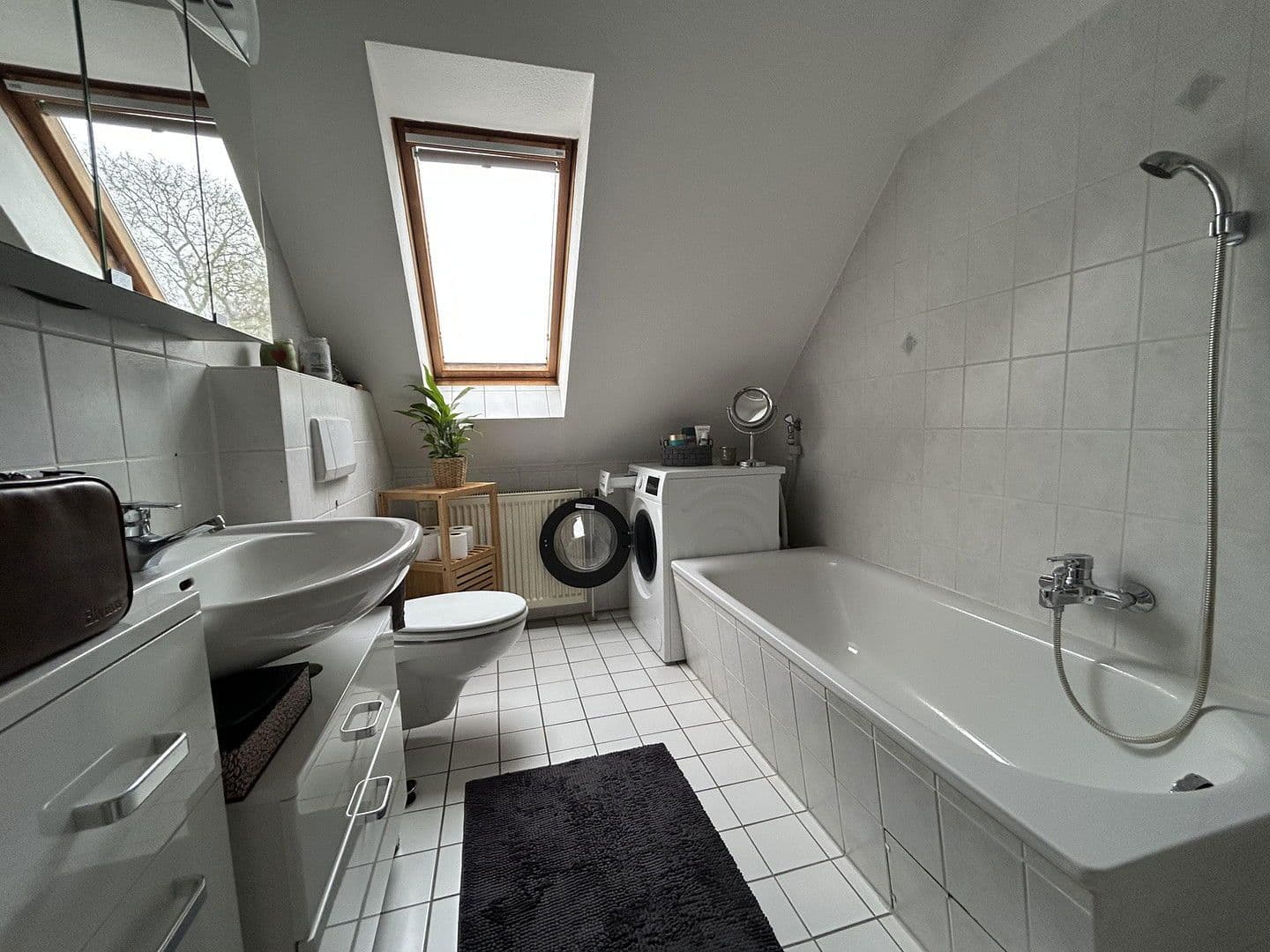 Pronájem bytu 3+1 84 m², Hannover, Dolní Sasko Pronájem bytu 3+1 84 m², Hannover, Dolní Sasko