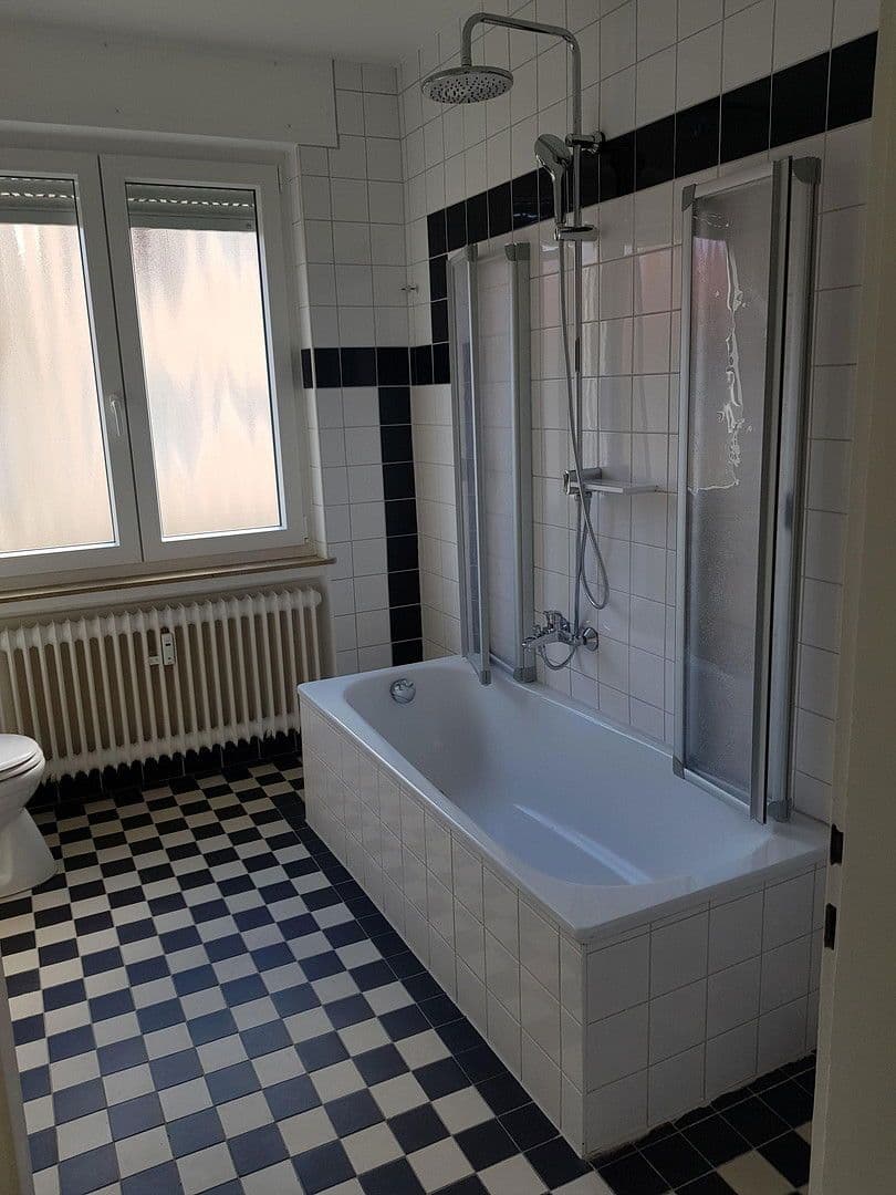 Pronájem bytu 5+1 105 m², Kohlmeisenweg 8, Albstadt, Bádensko-Württembersko Pronájem bytu 5+1 105 m², Kohlmeisenweg 8, Albstadt, Bádensko-Württembersko