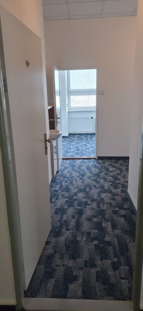 Pronájem kanceláře 37 m², Mírové náměstí, Ostrava, Moravskoslezský kraj Pronájem kanceláře 37 m², Mírové náměstí, Ostrava, Moravskoslezský kraj