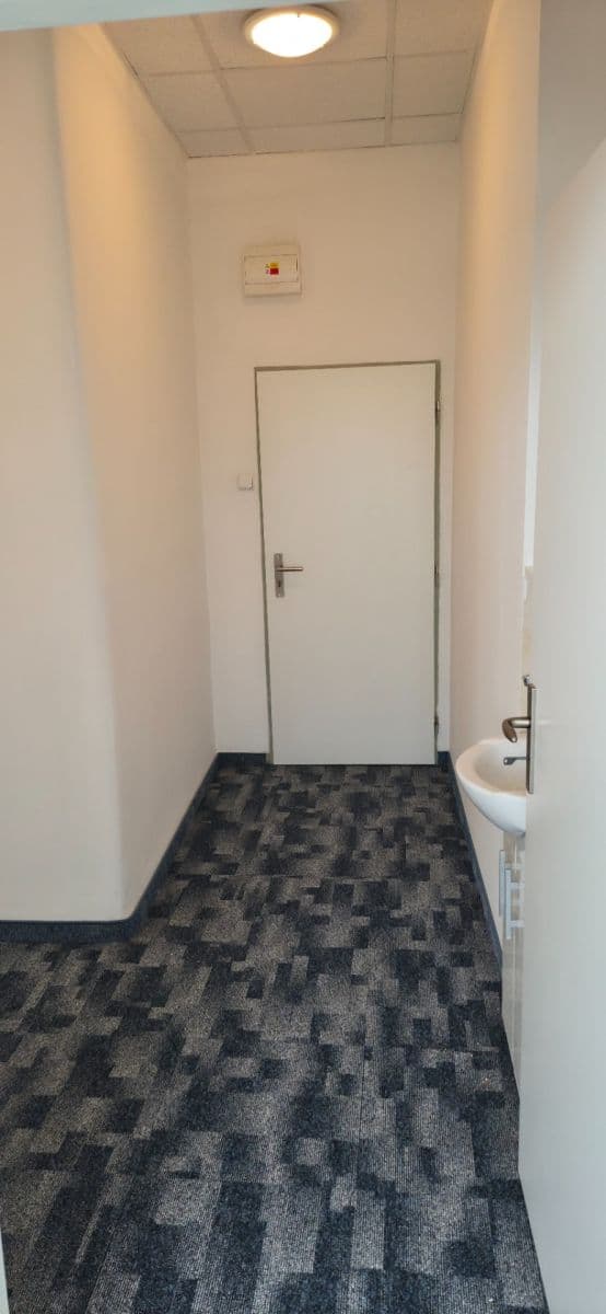 Pronájem kanceláře 37 m², Mírové náměstí, Ostrava, Moravskoslezský kraj Pronájem kanceláře 37 m², Mírové náměstí, Ostrava, Moravskoslezský kraj