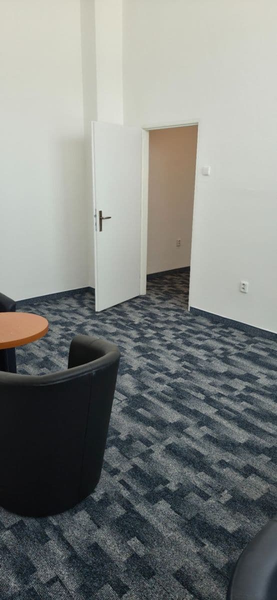 Pronájem kanceláře 37 m², Mírové náměstí, Ostrava, Moravskoslezský kraj Pronájem kanceláře 37 m², Mírové náměstí, Ostrava, Moravskoslezský kraj