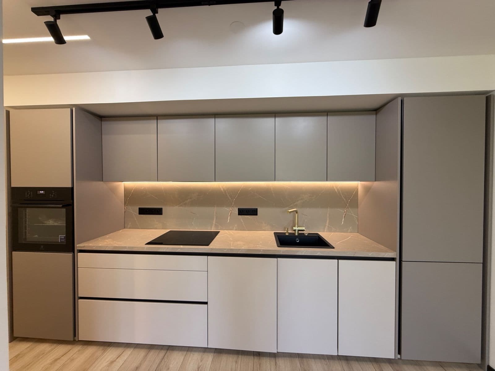 Prodej bytu 2+kk 46 m², Generála Janouška, Praha, Praha Prodej bytu 2+kk 46 m², Generála Janouška, Praha, Praha