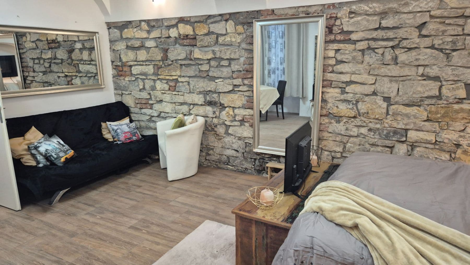 Prodej bytu 1+1 50 m², Prvního pluku, Praha, Praha Prodej bytu 1+1 50 m², Prvního pluku, Praha, Praha