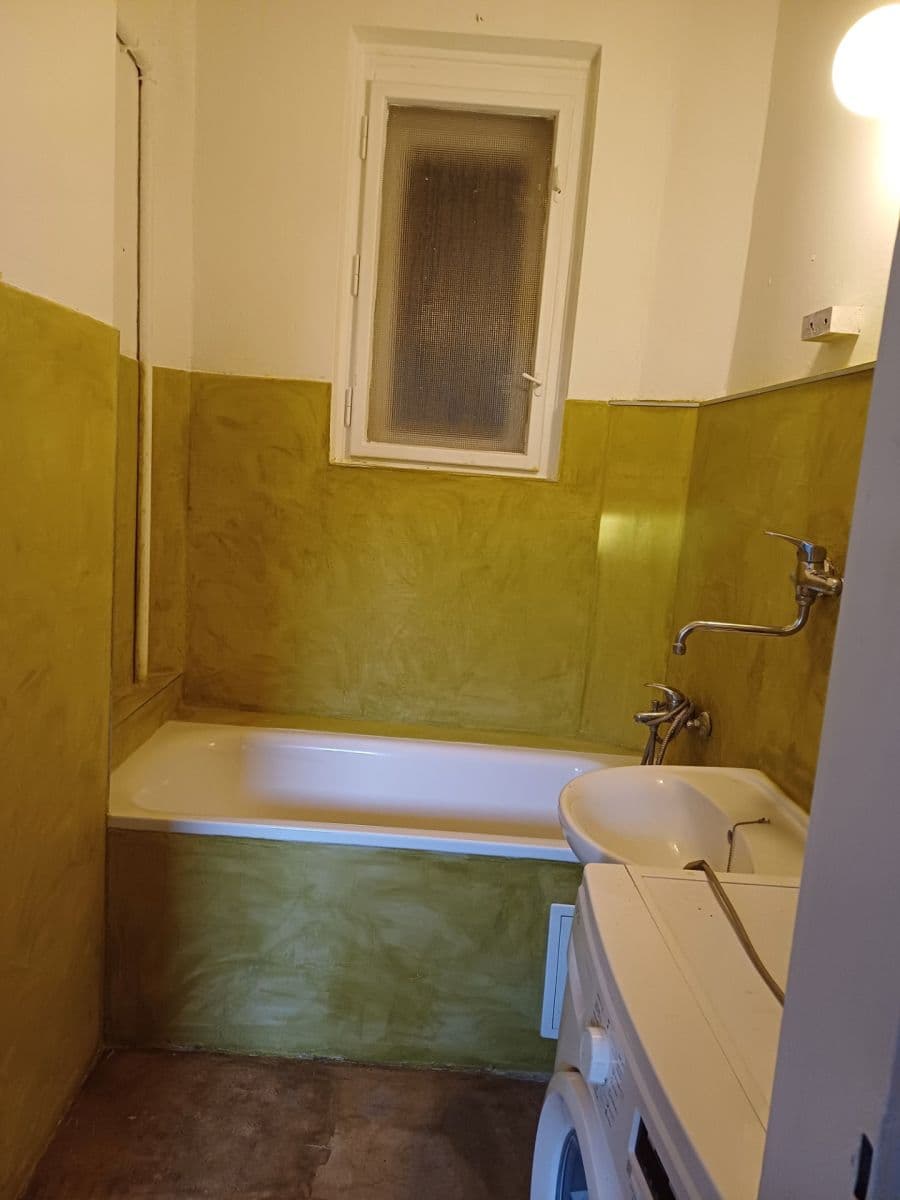 Pronájem bytu 1+kk 31 m², Komunardů, Praha, Praha Pronájem bytu 1+kk 31 m², Komunardů, Praha, Praha