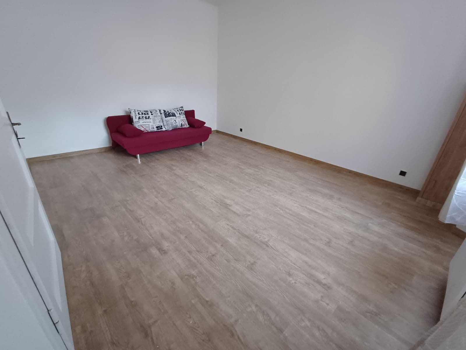 Pronájem bytu 1+kk 31 m², Komunardů, Praha, Praha Pronájem bytu 1+kk 31 m², Komunardů, Praha, Praha