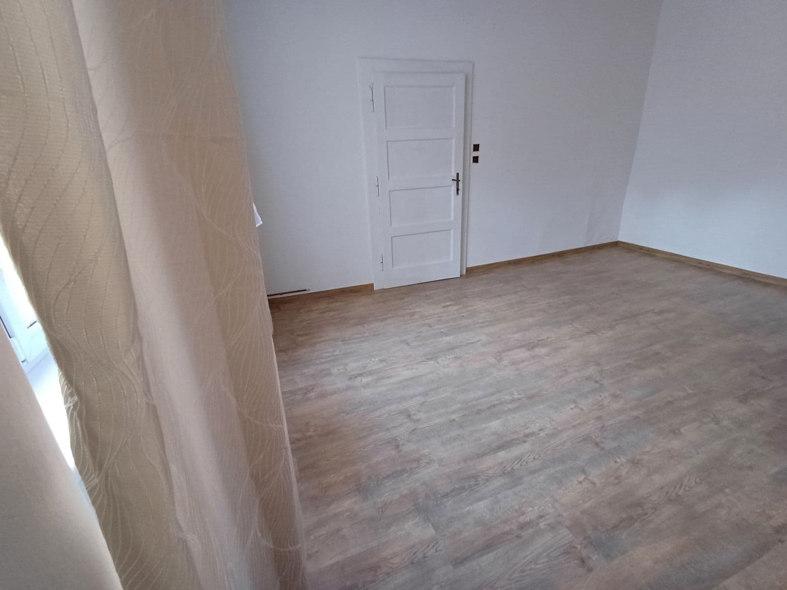 Pronájem bytu 1+kk 31 m², Komunardů, Praha, Praha Pronájem bytu 1+kk 31 m², Komunardů, Praha, Praha