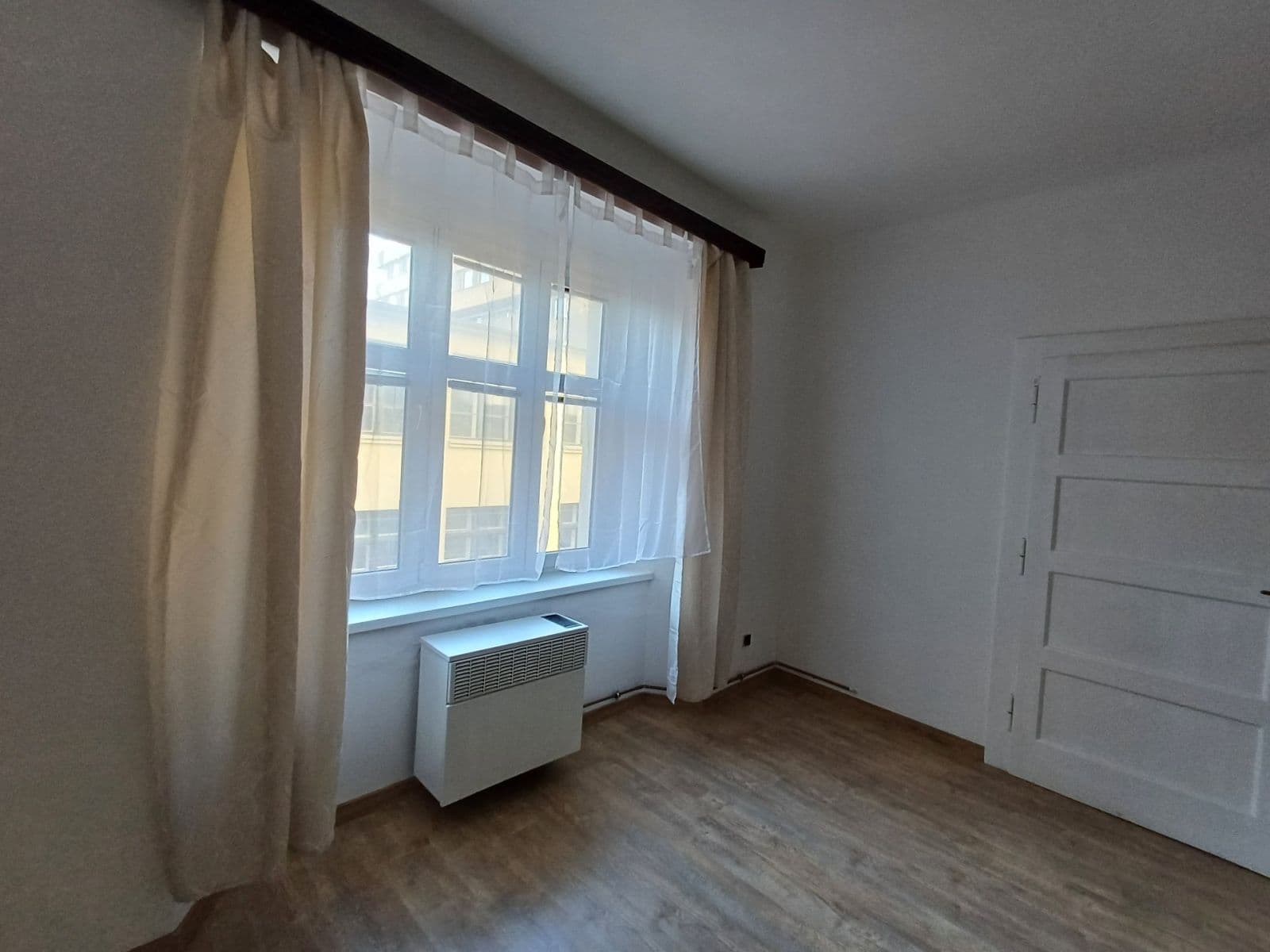 Pronájem bytu 1+kk 31 m², Komunardů, Praha, Praha Pronájem bytu 1+kk 31 m², Komunardů, Praha, Praha
