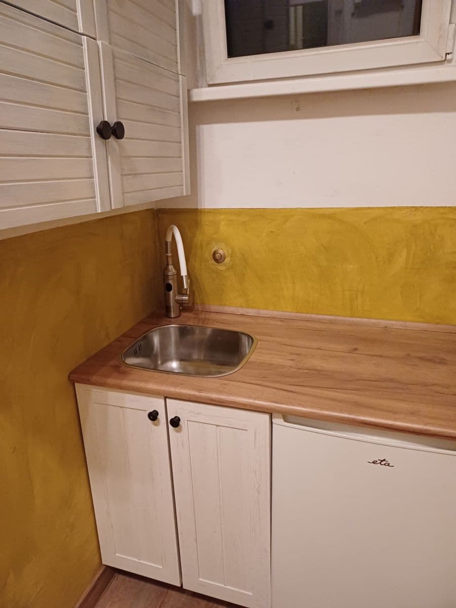 Pronájem bytu 1+kk 31 m², Komunardů, Praha, Praha Pronájem bytu 1+kk 31 m², Komunardů, Praha, Praha
