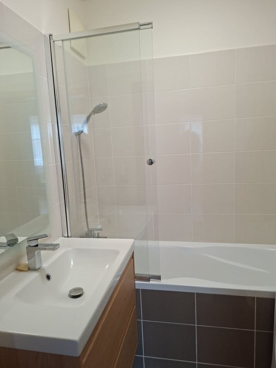 Prodej bytu 2+kk 59 m², V Dolině, Praha, Praha Prodej bytu 2+kk 59 m², V Dolině, Praha, Praha