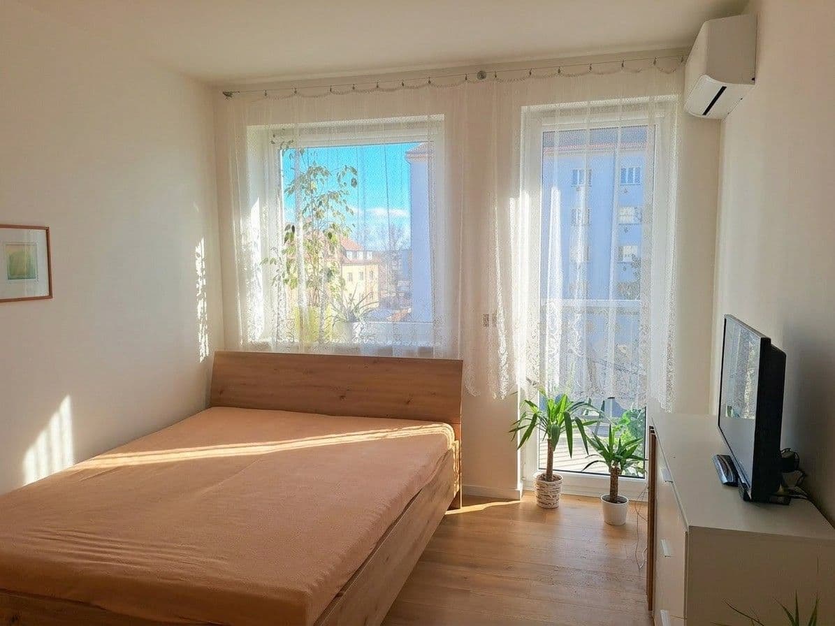 Prodej bytu 2+kk 59 m², V Dolině, Praha, Praha Prodej bytu 2+kk 59 m², V Dolině, Praha, Praha