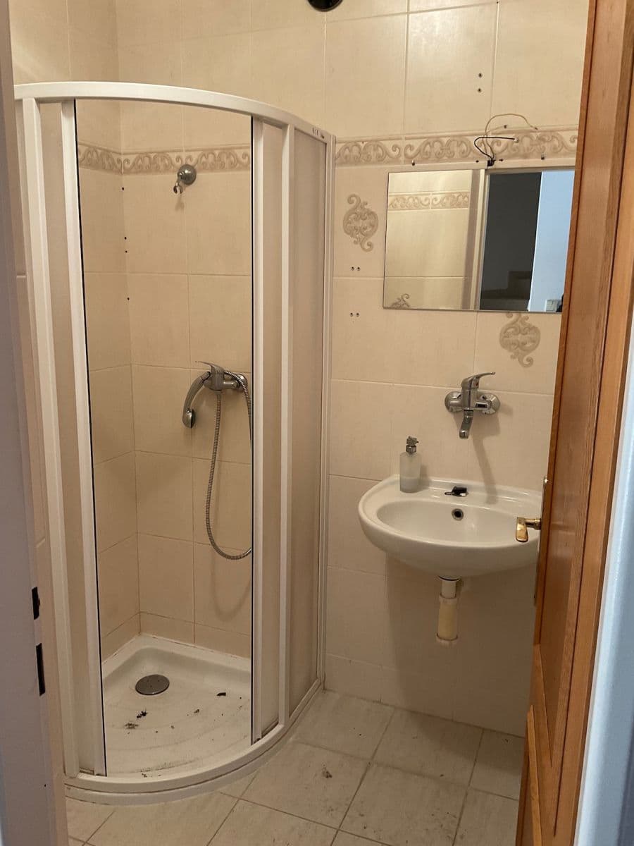 Prodej domu 206 m², pozemek 231 m², Praporce, Uherské Hradiště, Zlínský kraj Prodej domu 206 m², pozemek 231 m², Praporce, Uherské Hradiště, Zlínský kraj