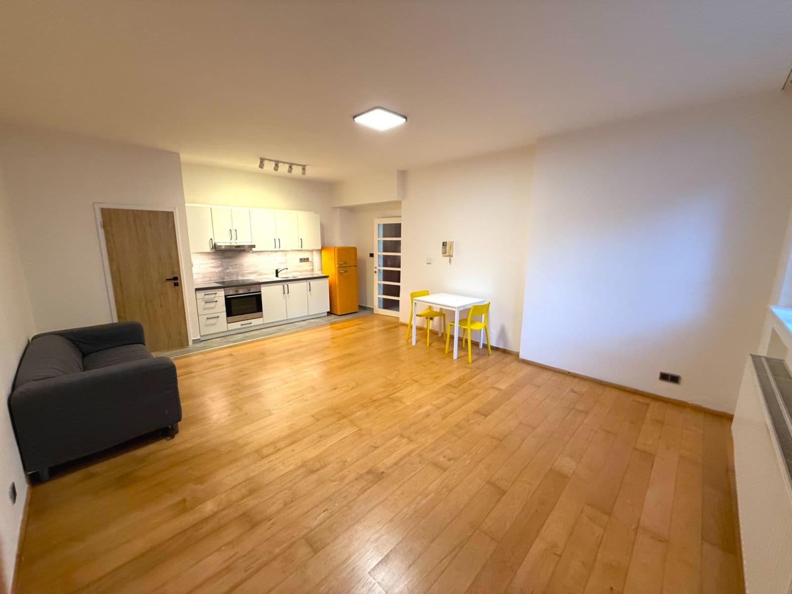 Pronájem bytu 1+kk 45 m², Mydlářka, Praha, Praha Pronájem bytu 1+kk 45 m², Mydlářka, Praha, Praha