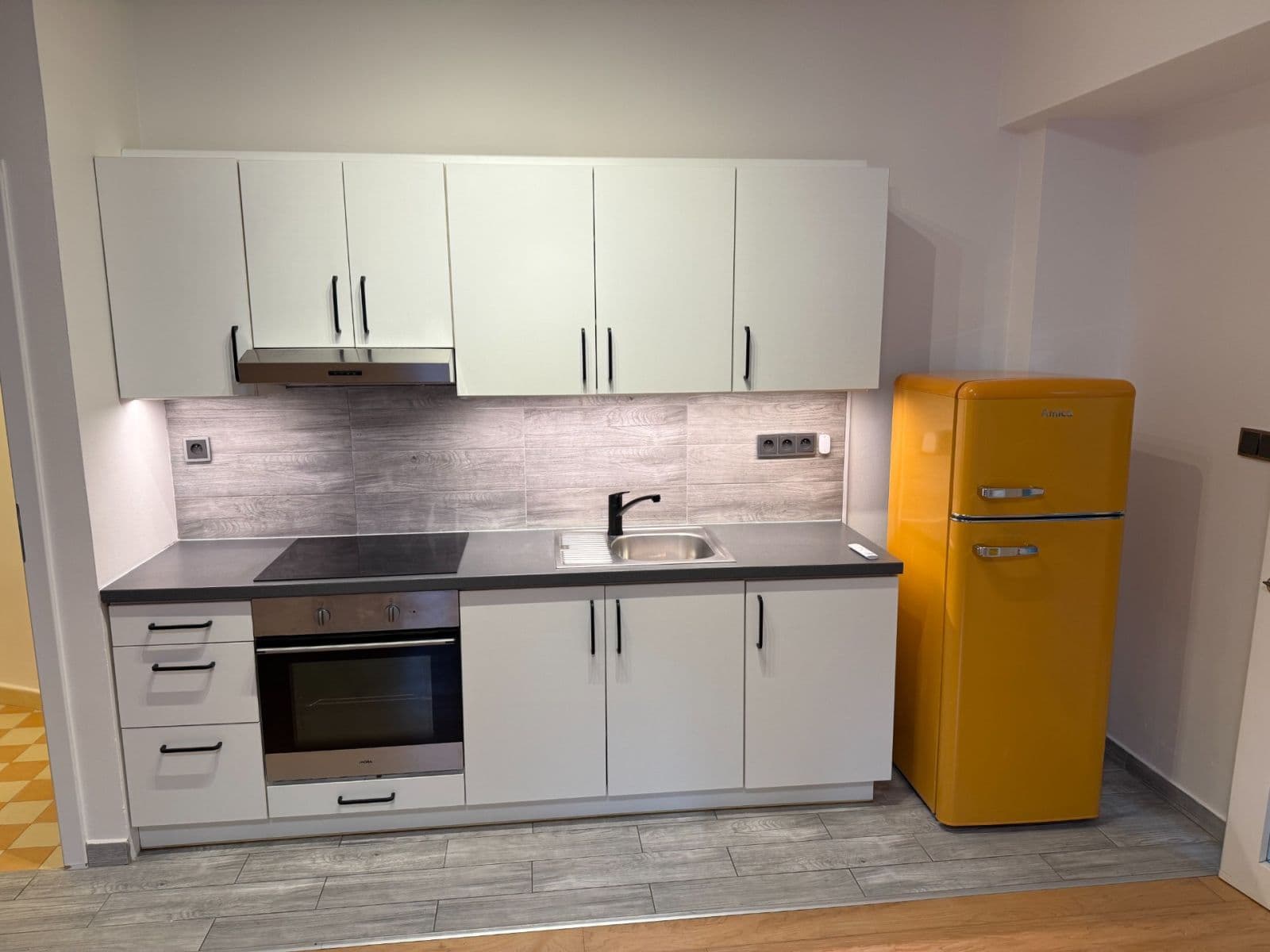 Pronájem bytu 1+kk 45 m², Mydlářka, Praha, Praha Pronájem bytu 1+kk 45 m², Mydlářka, Praha, Praha