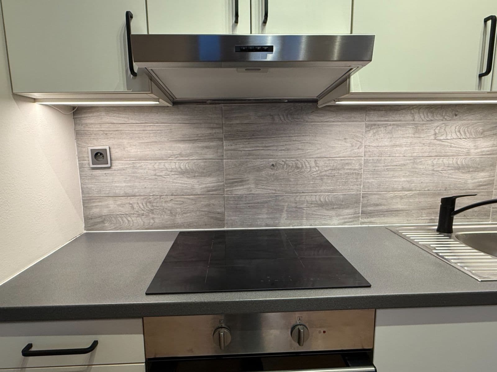 Pronájem bytu 1+kk 45 m², Mydlářka, Praha, Praha Pronájem bytu 1+kk 45 m², Mydlářka, Praha, Praha