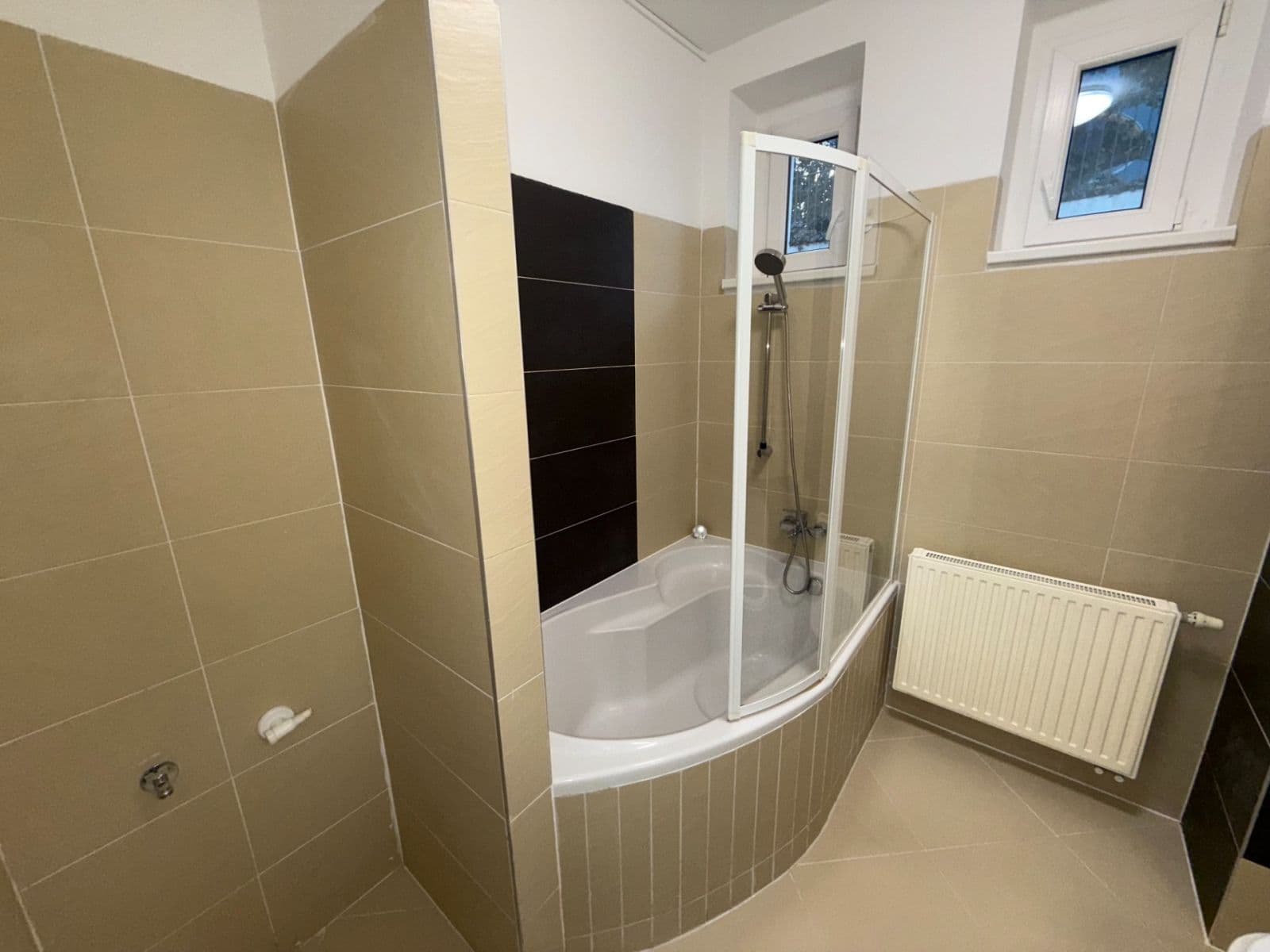 Pronájem bytu 1+kk 45 m², Mydlářka, Praha, Praha Pronájem bytu 1+kk 45 m², Mydlářka, Praha, Praha