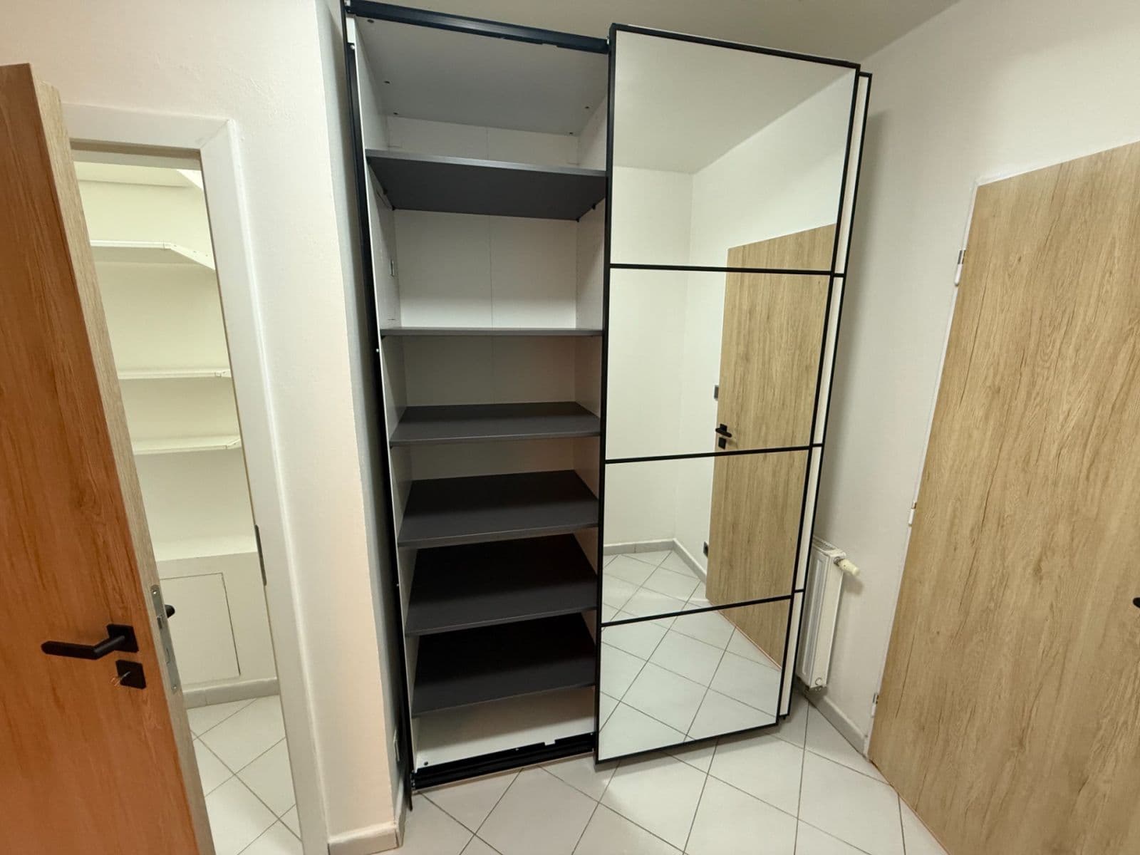 Pronájem bytu 1+kk 45 m², Mydlářka, Praha, Praha Pronájem bytu 1+kk 45 m², Mydlářka, Praha, Praha