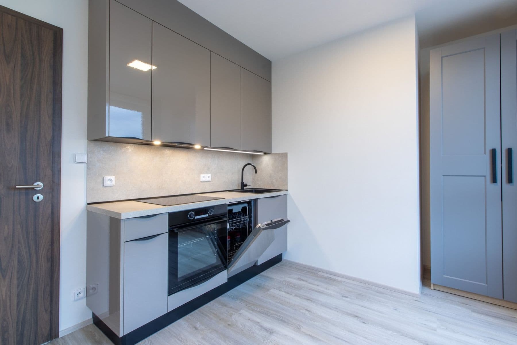Pronájem bytu 1+kk 26 m², Stočesova, Praha, Praha Pronájem bytu 1+kk 26 m², Stočesova, Praha, Praha