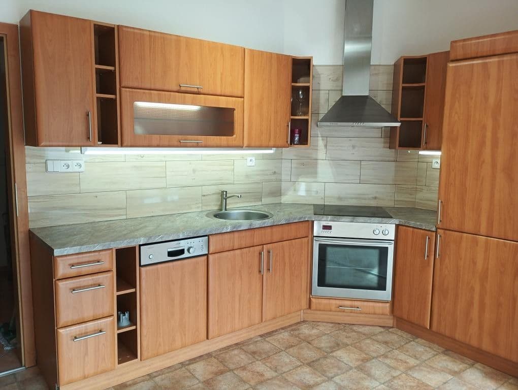 Pronájem bytu 1+kk 34 m², Borová, Chýně, Středočeský kraj Pronájem bytu 1+kk 34 m², Borová, Chýně, Středočeský kraj