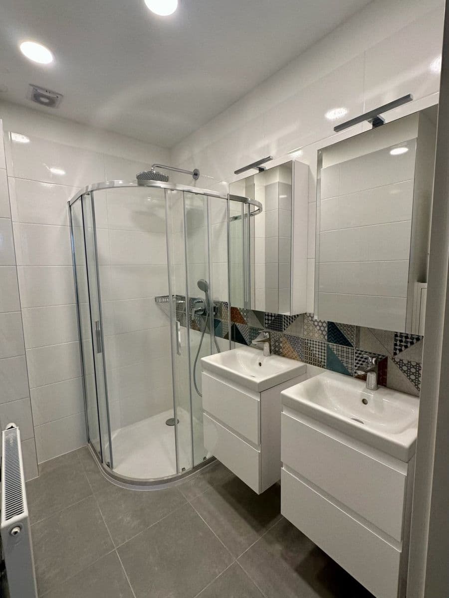 Pronájem bytu 4+kk 101 m², U Nádražní lávky, Praha, Praha Pronájem bytu 4+kk 101 m², U Nádražní lávky, Praha, Praha
