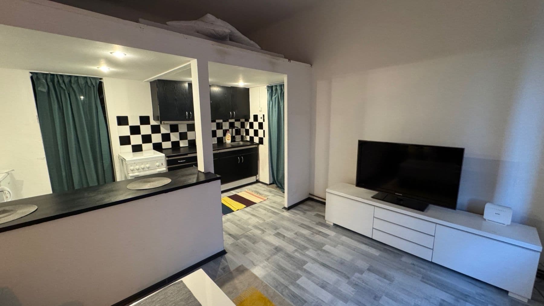 Pronájem bytu 1+kk 33 m², Na Břehu, Praha, Praha Pronájem bytu 1+kk 33 m², Na Břehu, Praha, Praha